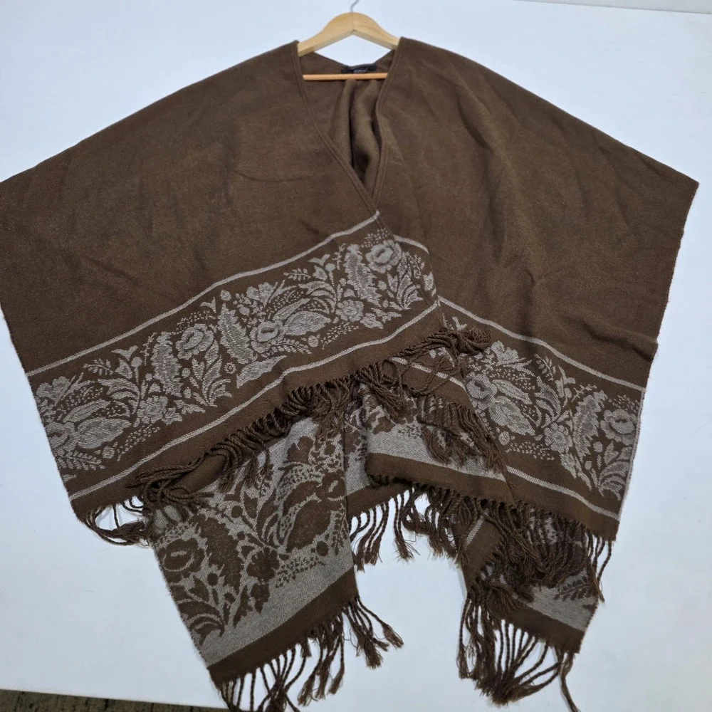 Cejon Poncho Wrap Wom OS Brown Floral Jacquard Fringe Shawl Cape Boho Open Front